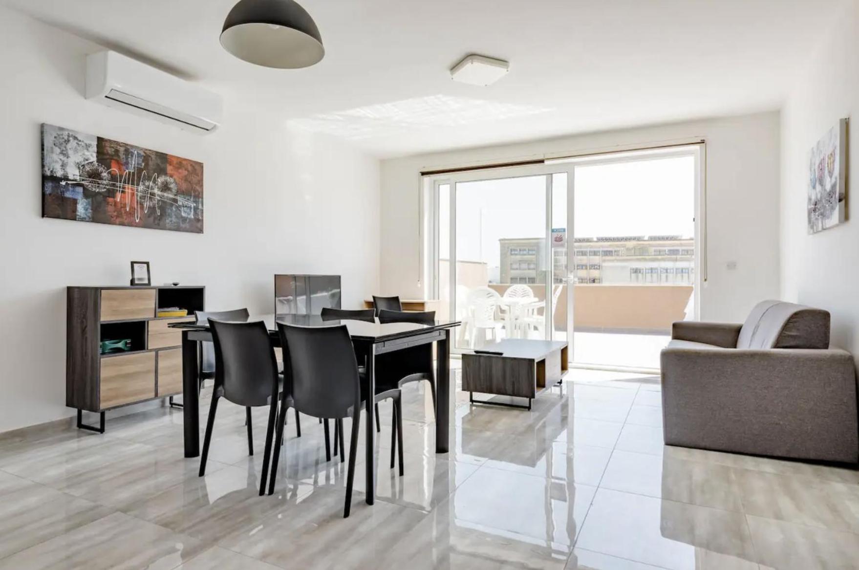 F12 Room 1, Private Room Two Single Beds Shared Bathroom In Shared Flat Msida Exterior foto