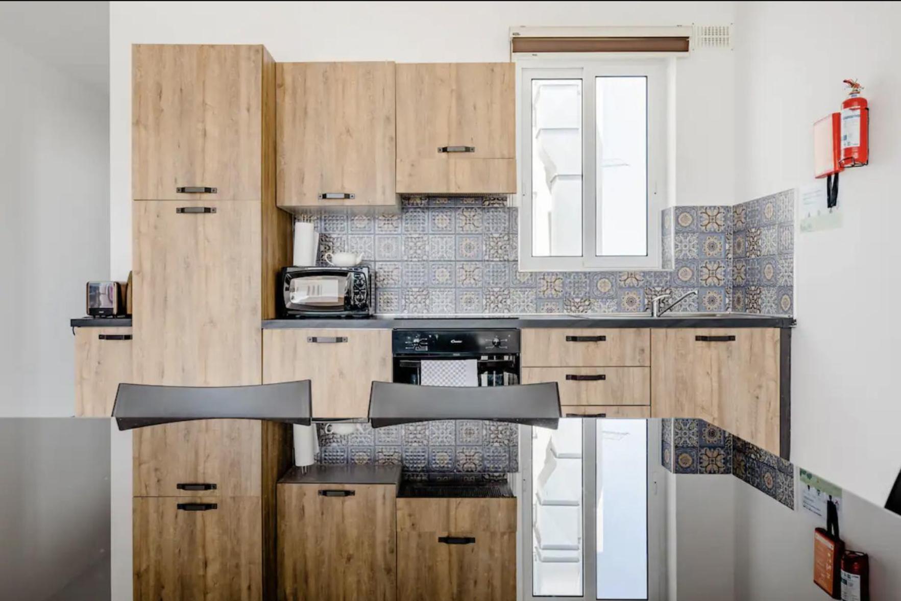 F12 Room 1, Private Room Two Single Beds Shared Bathroom In Shared Flat Msida Exterior foto